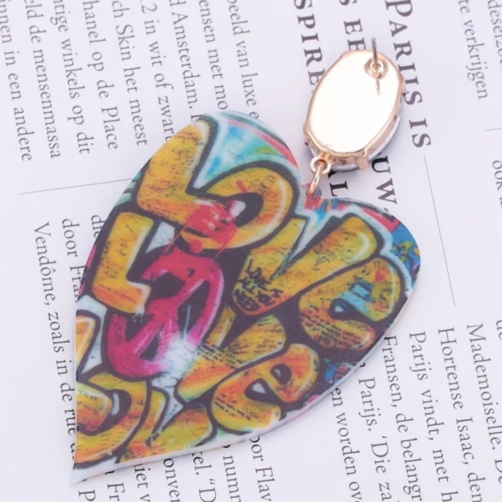 Heart Shaped Crystal Graffiti Hip Hop Dangle Earrings Cute - Picture 4 of 4